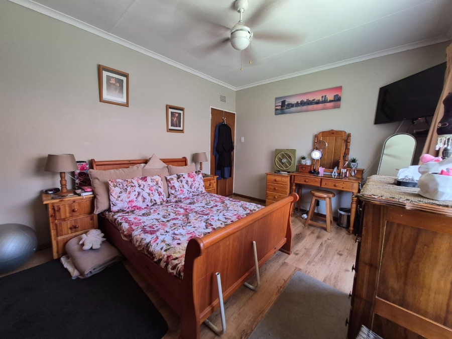 5 Bedroom Property for Sale in Fichardt Park Free State